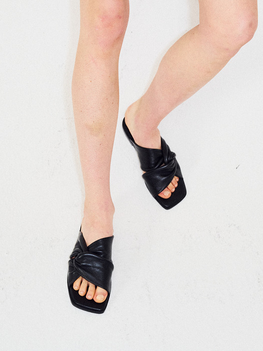 Rilly sandal (Black)
