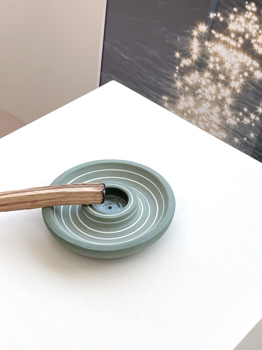 Orbit incense holder _ Green