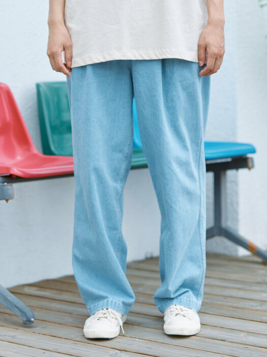 TWO TUCK WIDE RECYCLE DENIM LIGHT BLUE