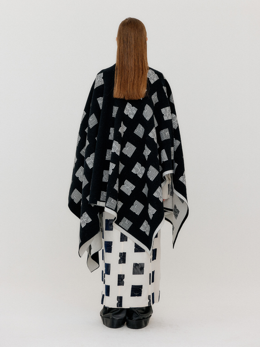 VCAPE Logo Jacquard Knit Cape - Black/Ivory