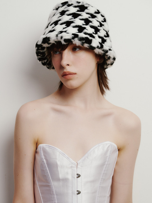 [Life PORTRAIT] Fur meatel hat in houndstooth check