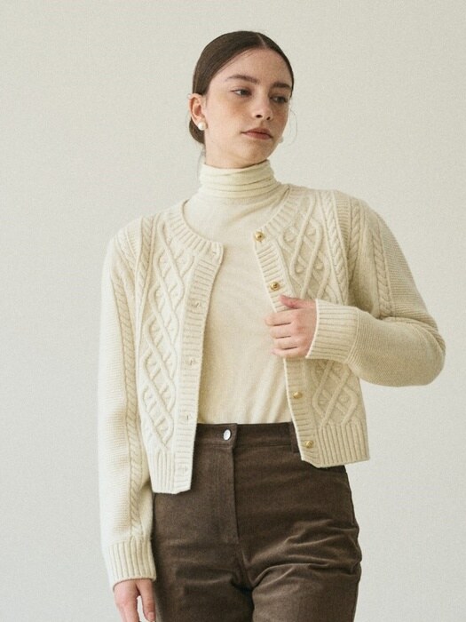 WOOL CABLE ROUND KNIT CARDIGAN_IVORY
