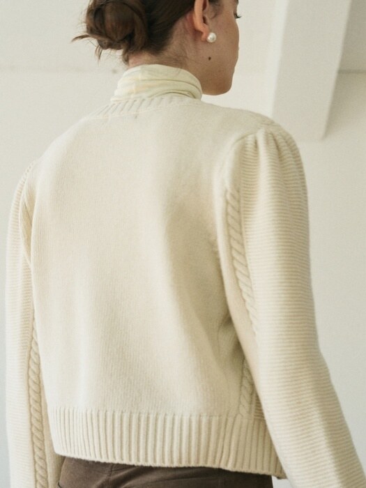 WOOL CABLE ROUND KNIT CARDIGAN_IVORY