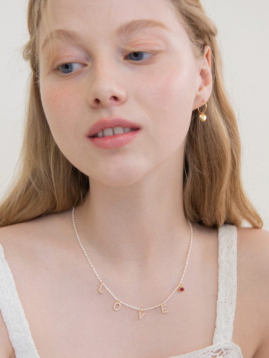 LOVE lip pearl necklace