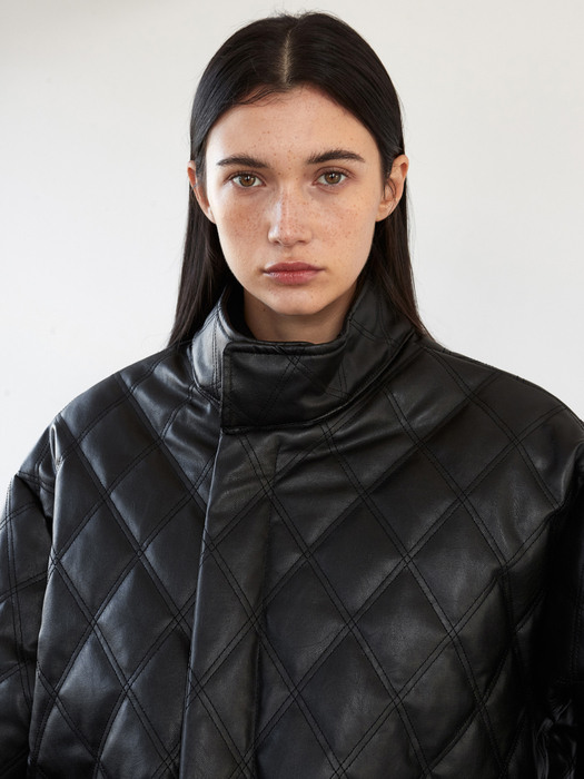 OU1018 quilted eco leather jumper (black)