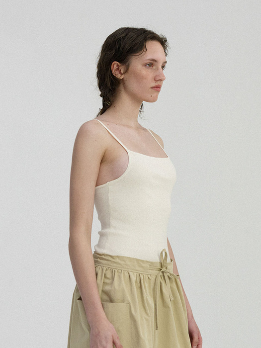 Yekki knit sleeveless (Ivory)