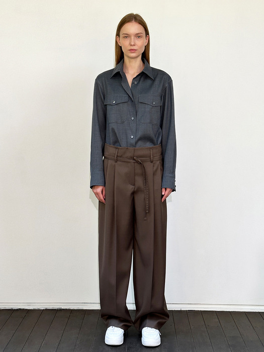HAILEY BROWN TWO TUCKED TAPERED PANTS