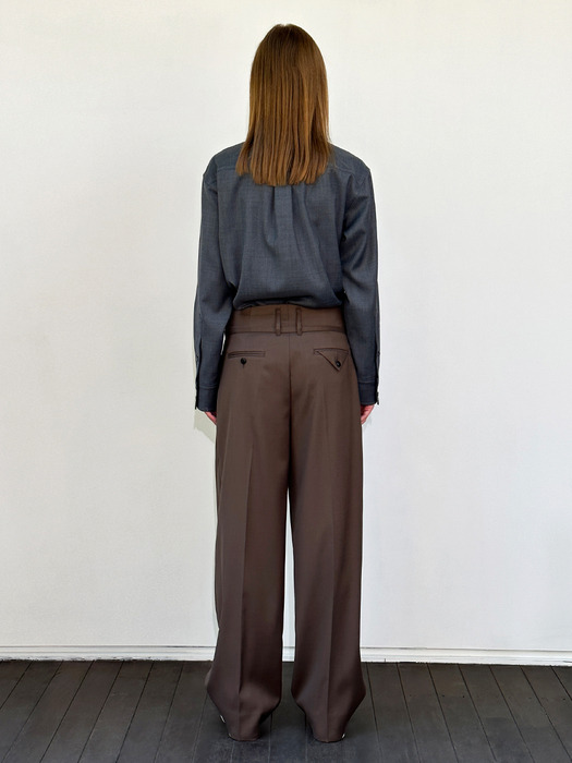 HAILEY BROWN TWO TUCKED TAPERED PANTS