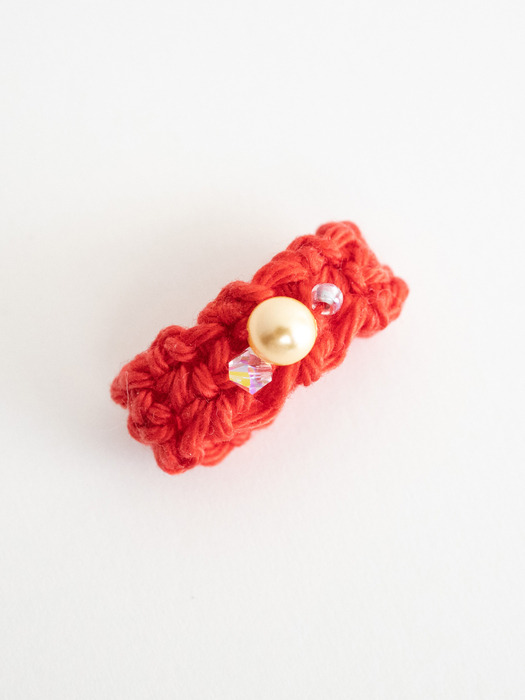 Gem with knitted ring (Red)