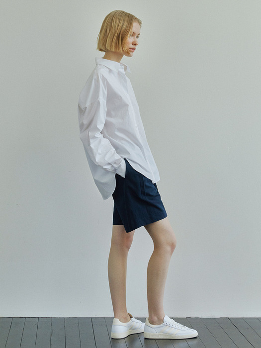 SIDE BUTTON OVERSIZED SHIRTS / WHITE