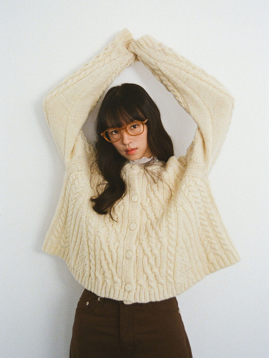 moui Flare cable knit cardigan (CREAM)