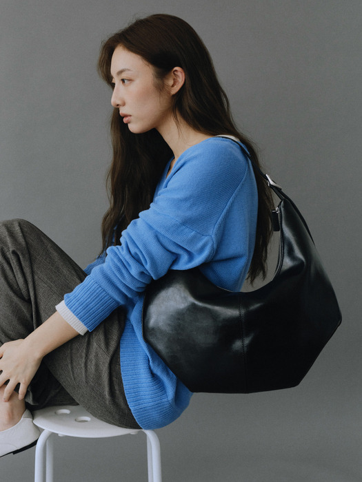 MOSSY HOBO BAG (LEATHER BLACK)
