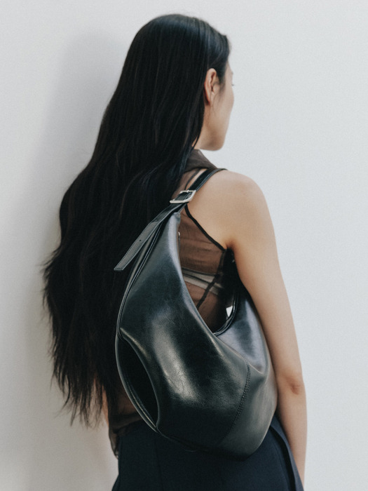 MOSSY HOBO BAG (LEATHER BLACK)