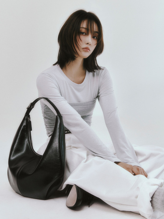 [단독]Mossy Hobo Bag_Leather Black