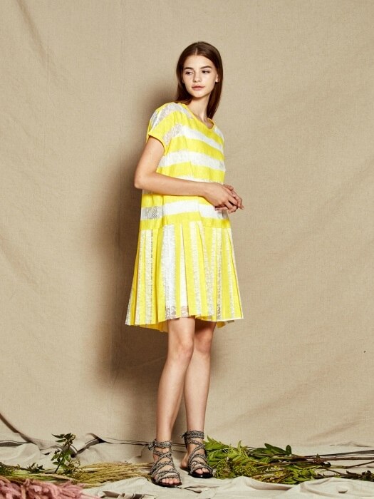 Pleats Lace Dress_ Yellow