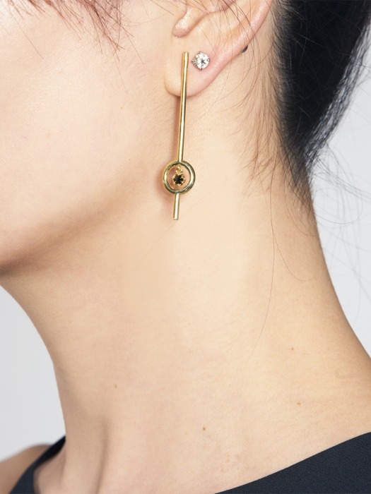 Io Earrings: Black Spinel