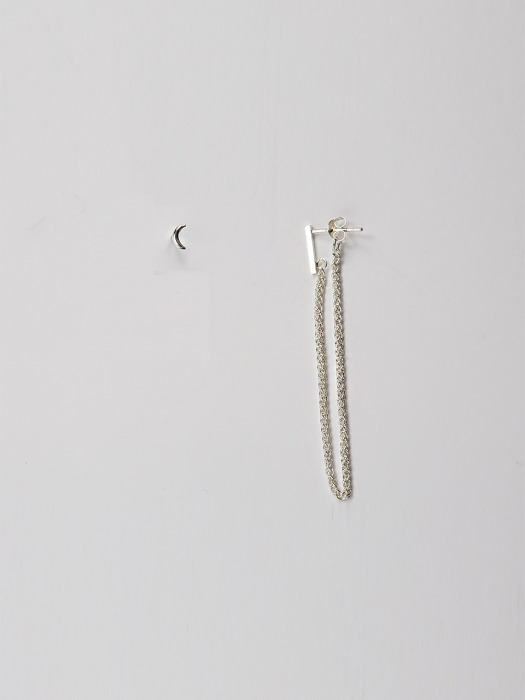 moon and chain earring