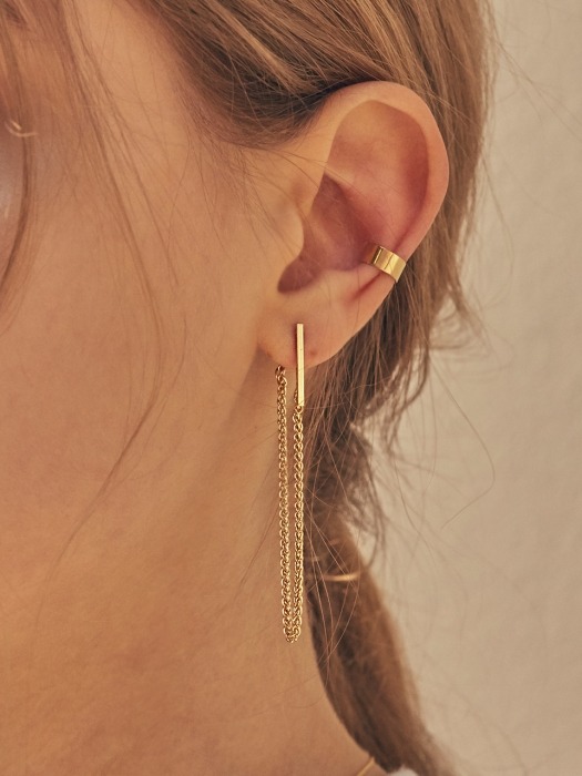 moon and chain earring