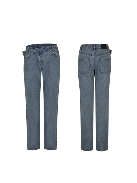 BELTED STRAIGHT-LEG JEANS (MID-BLUE)