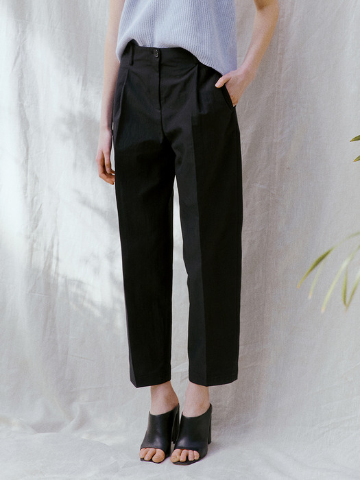 [Conscious] One Tuck Tapered Pants