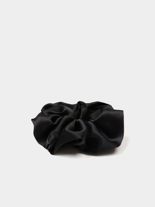 Silk Scrunchie (M) - Black