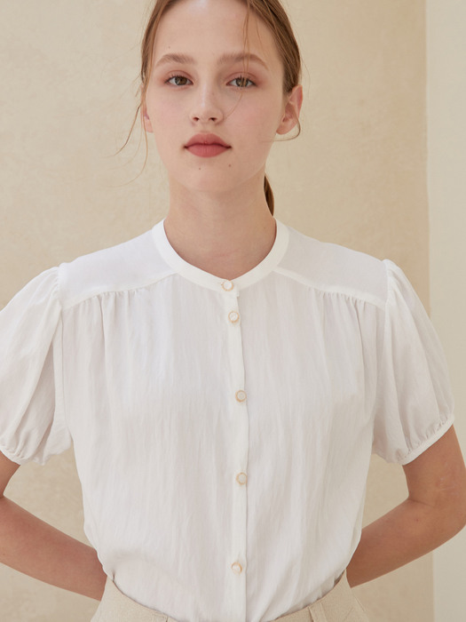 j1012 henry-neck shirring blouse (white)