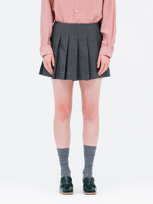 Pleated Short Skirt in Charcoal