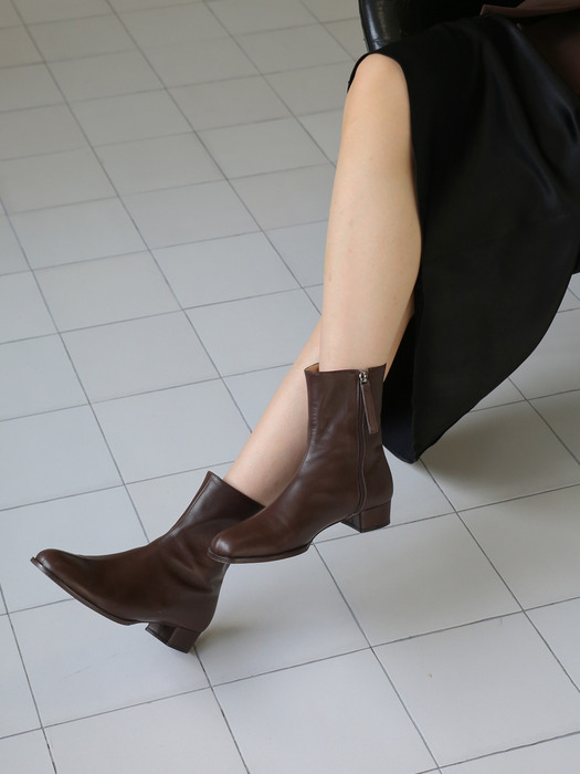 NO. Margaret Simple Boots _ Brown