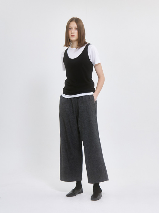 WOOL SLEEVELESS TOP (BLACK)