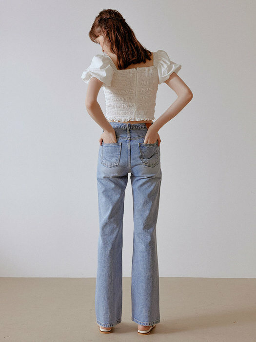 Less boots-cut denim pants (light blue)