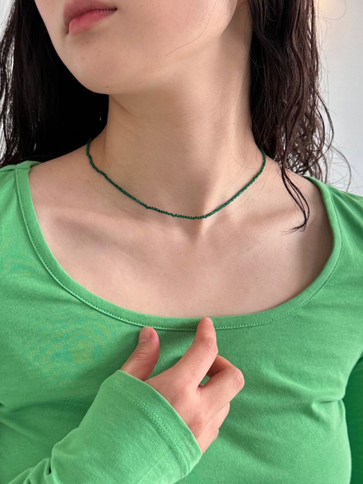 tiny bead necklace (green)