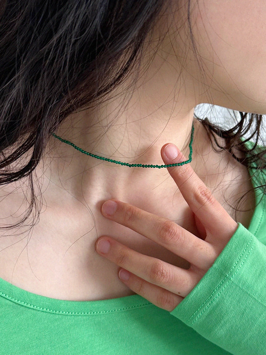tiny bead necklace (green)