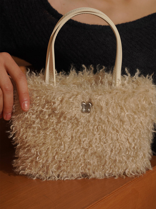 DAY BAG / FUR IVORY