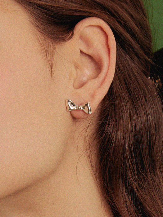 Bold ribbon earring