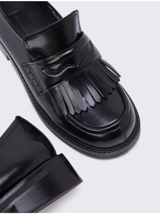 Classic fringe loafer(black)_DG1DS24400BLK