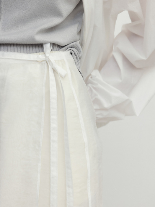 Sheer wrap skirt (white / peach / dark navy)