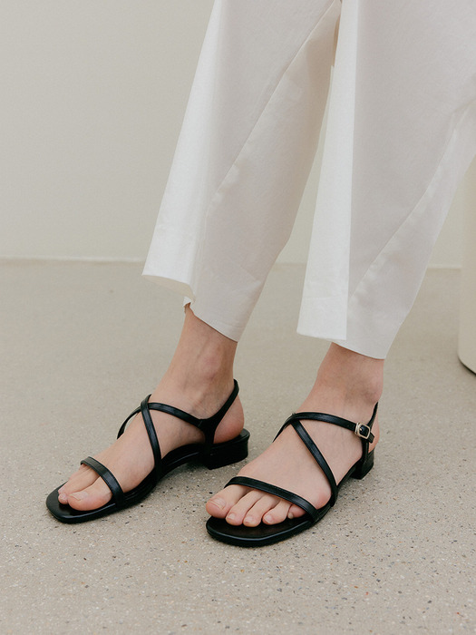 안나 엑스 스트랩 플랫힐 샌달 / ANNA X STRAP FLAT HEEL SANDAL_2colors