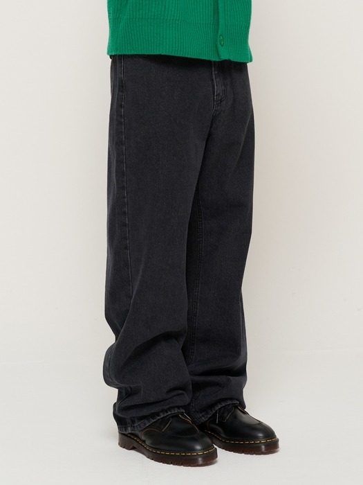 ESSENTIAL SEMI-WIDE FIT DENIM PANTS (BLACK)