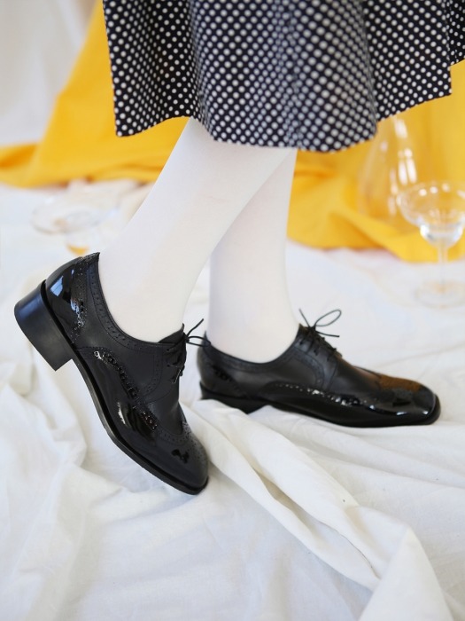 1901 Square oxford - black