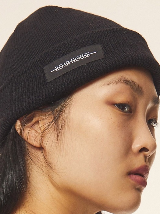 ROAR NAMEUNISEX LOGO SHOT BEANIE(BLACK)