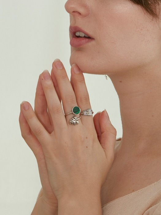 Gemstone Round Leaf Ring