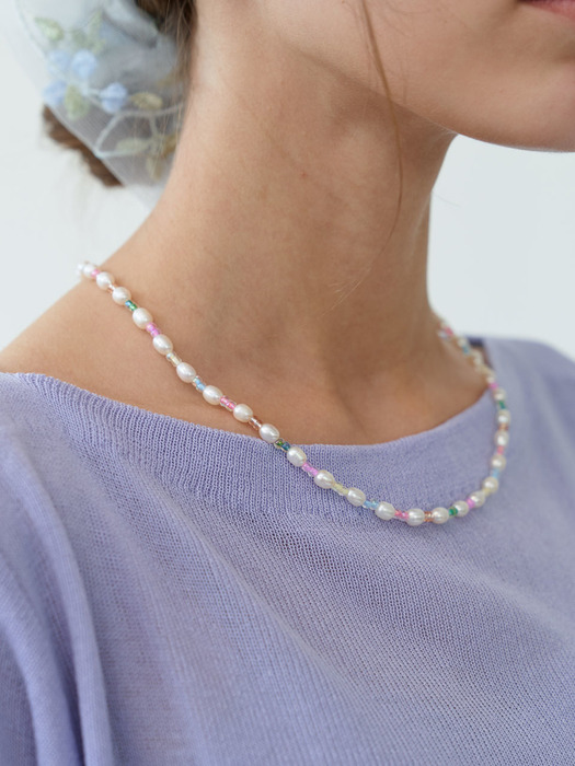 PASTEL PEARL NECKLACE