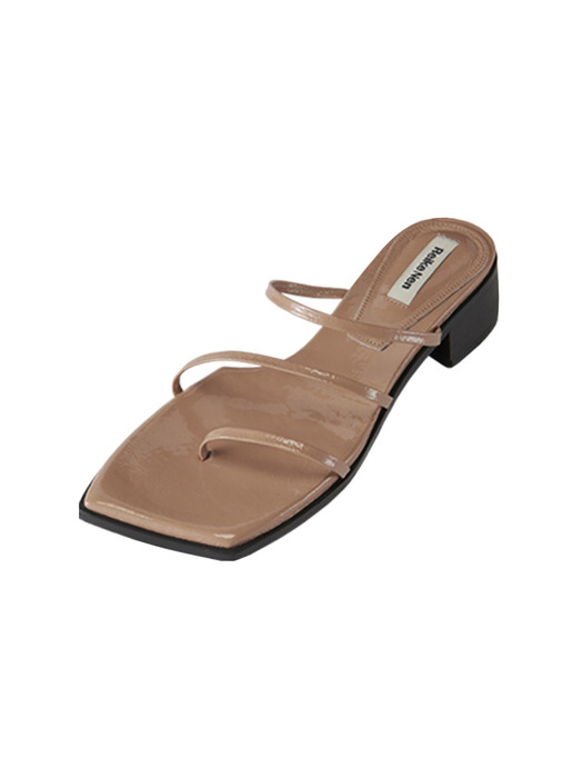 RL2-SH019 / Odd Pair Flat Sandals