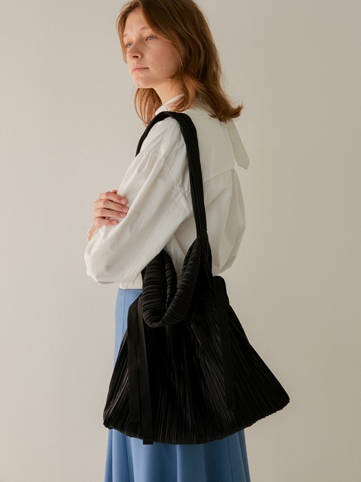 Pleats Shoulder Bag_Black