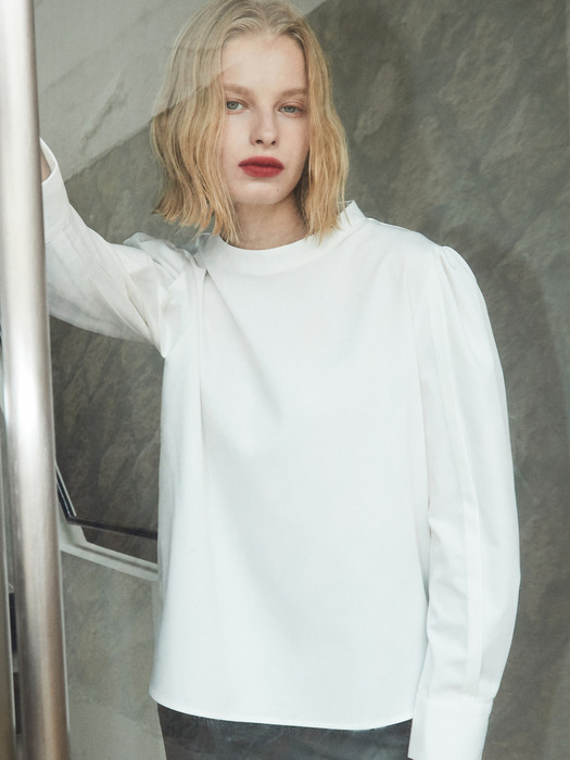 OU694 twill round neck blouse (white)