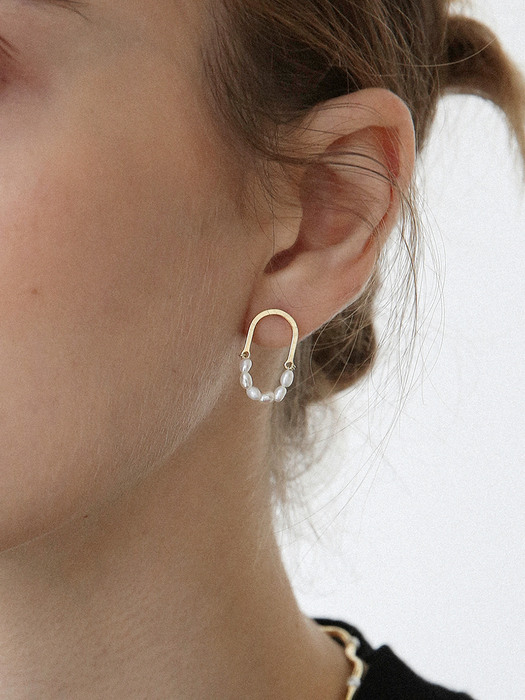 pearl layered oval earring E044