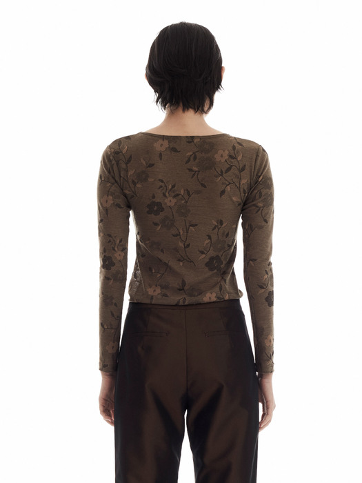 FLOWER JACQUARD BOAT-NECK SLIM TOP (BROWN)