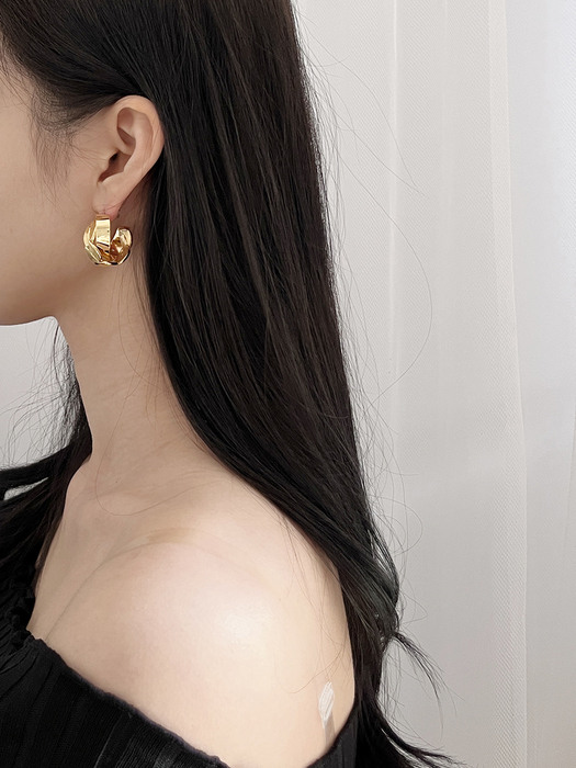 no.15 earring gold