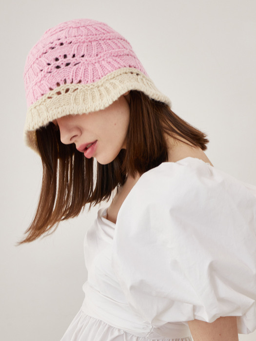 Shell Knit Bucket Hat (Light Pink & Ivory)