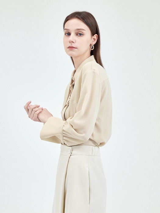 22SS POINTED COLLAR BLOUSE-LIGHT BEIGE